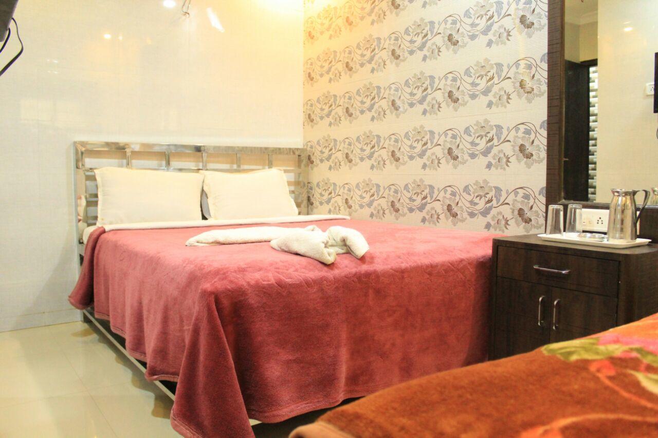 Hotel Shadab Palace 뭄바이 외부 사진